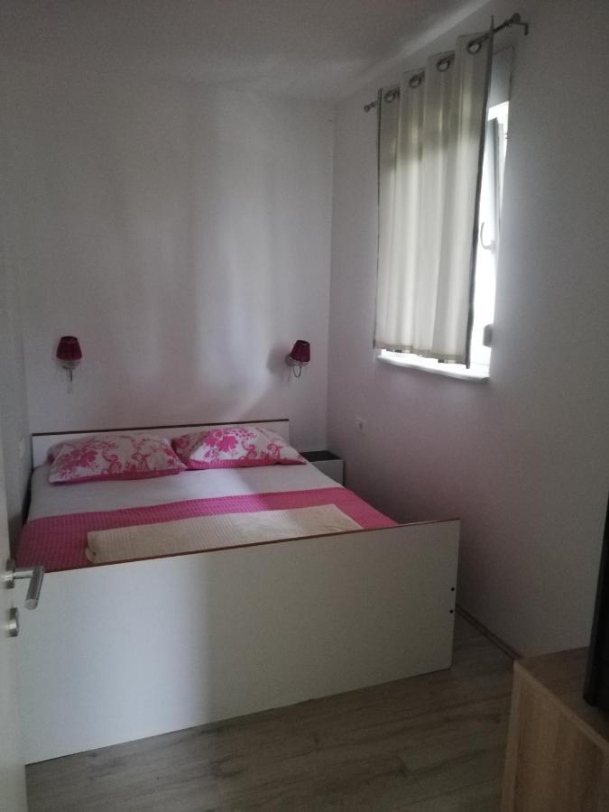 Apartmani Andrea Promajna Buitenkant foto